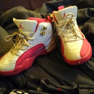 Girls Jordan 12